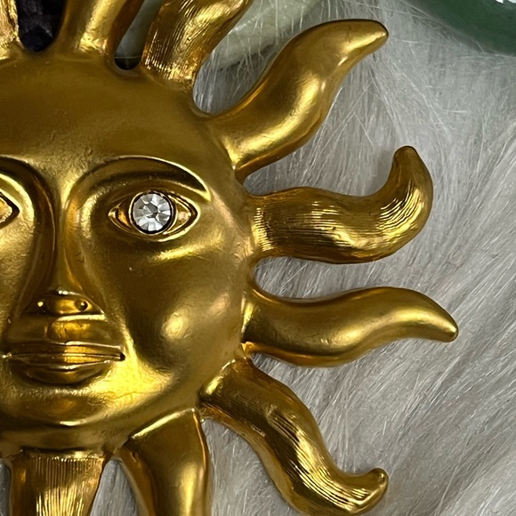 Vintage Avon Celestial Sun Face Pendant Brooch - Picture 5 of 9